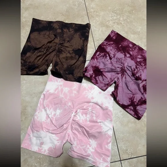 Tie-Dye Scrunch Shorts Set - Picture 1 of 3